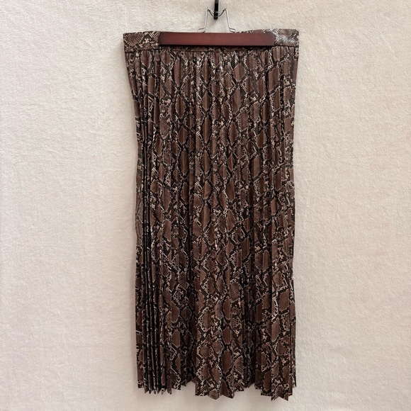 NWT Zara Brown Snake Print Faux Leather Plated Midi Skirt Women’s Large - Picture 3 of 10